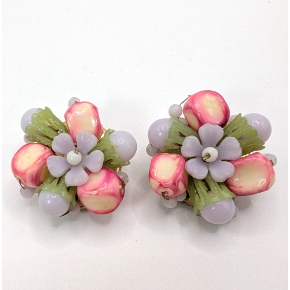 Vintage Pastel Flower Berry Cluster Clip On Earrings Signed Hong Kong 3D Novelty